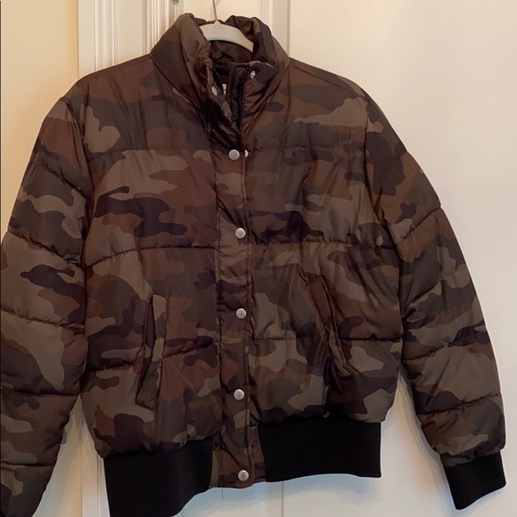 Jackets & Blazers - ARMY BOMBER JACKET!